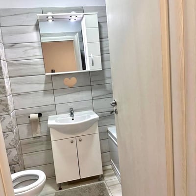 Miete einer gemütlichen Wohnung mit Balkon, Sektor 6, Chiajna, Bukarest, Rumänien